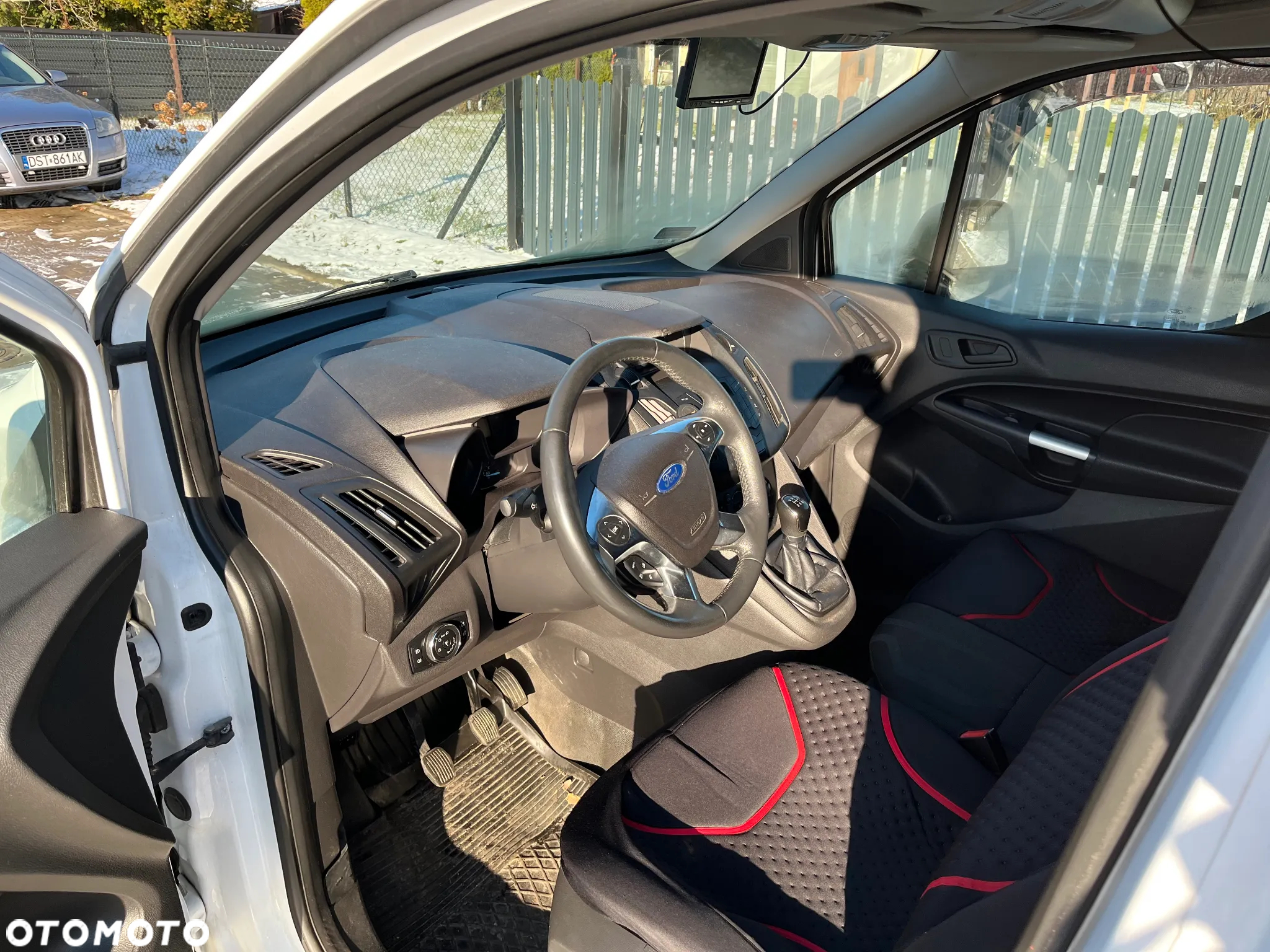 Ford Transit Connect - 13
