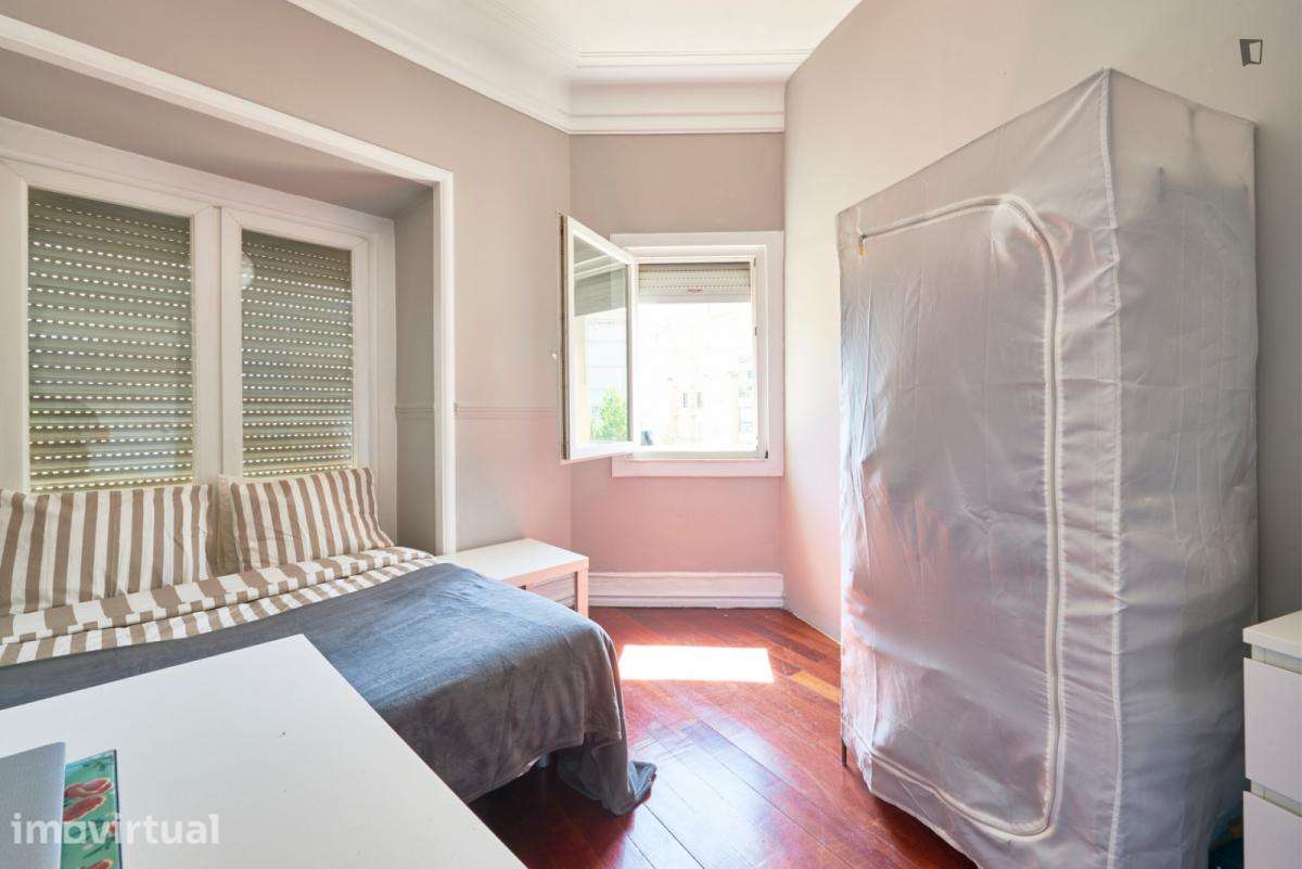 Quarto - localizado em Entrecampos Lisbon - Grande imagem: 3/34