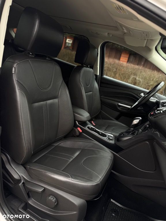 Ford Kuga 2.0 TDCi 4x4 Titanium - 37