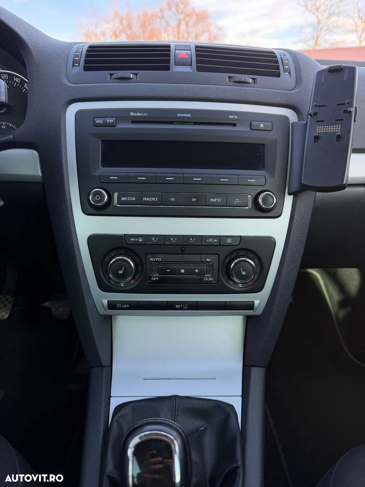 Skoda Octavia Combi 2.0 TDI DPF 4x4 Elegance - 7