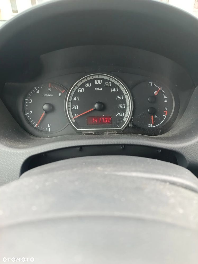 Suzuki Swift - 3