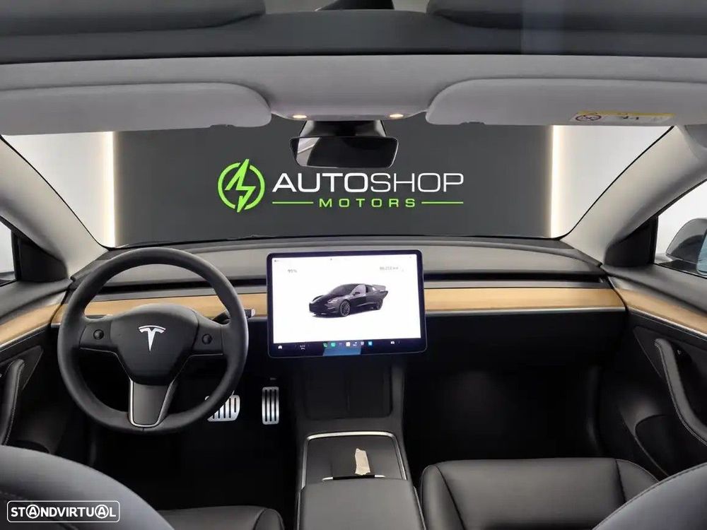Tesla Model 3 - 5