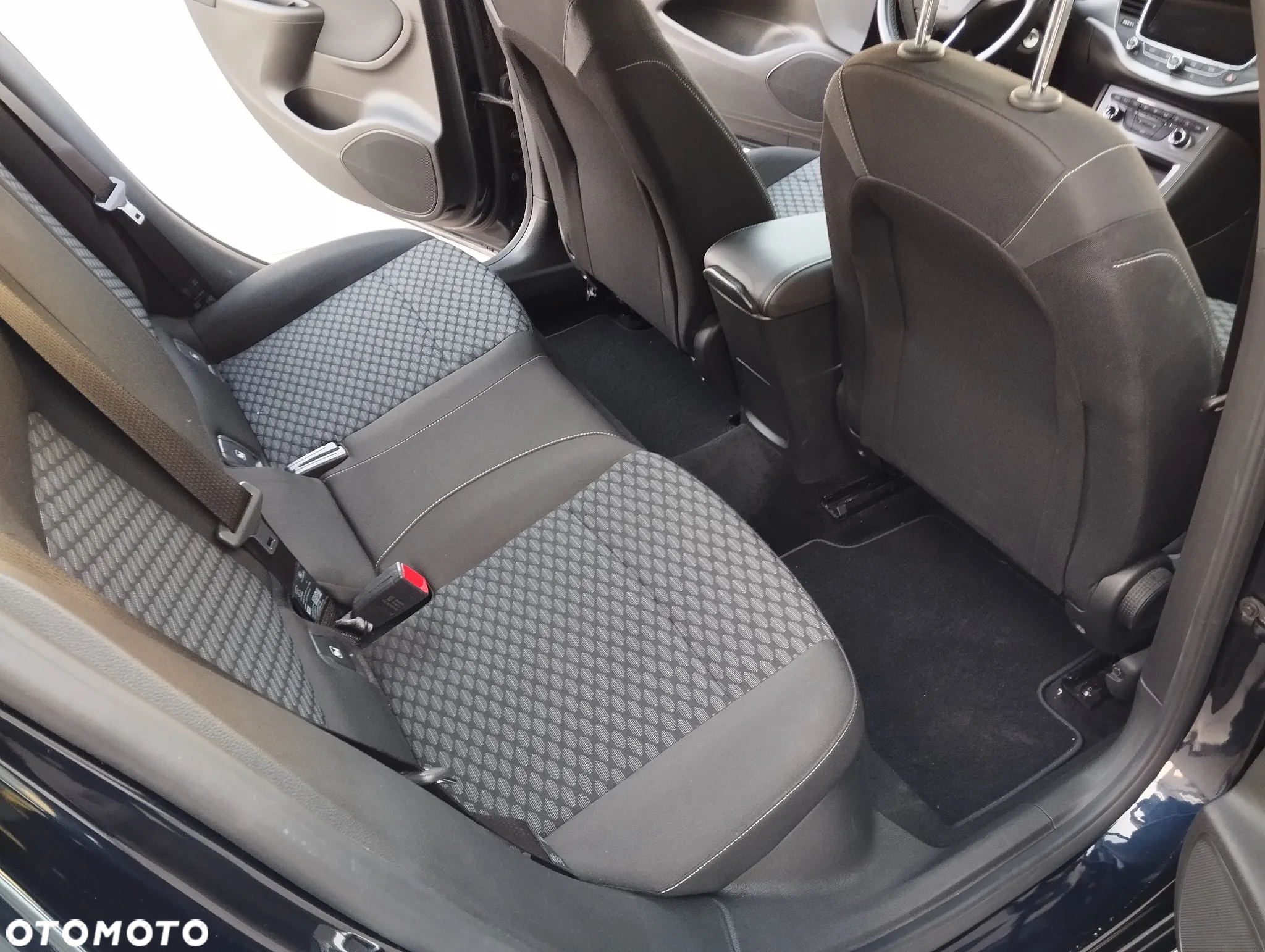 Opel Astra - 16