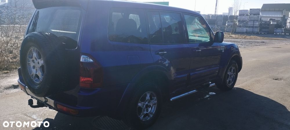 Mitsubishi Pajero - 3