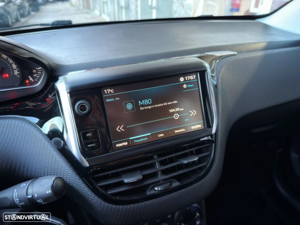 Peugeot 208 1.2 PureTech Style - 16