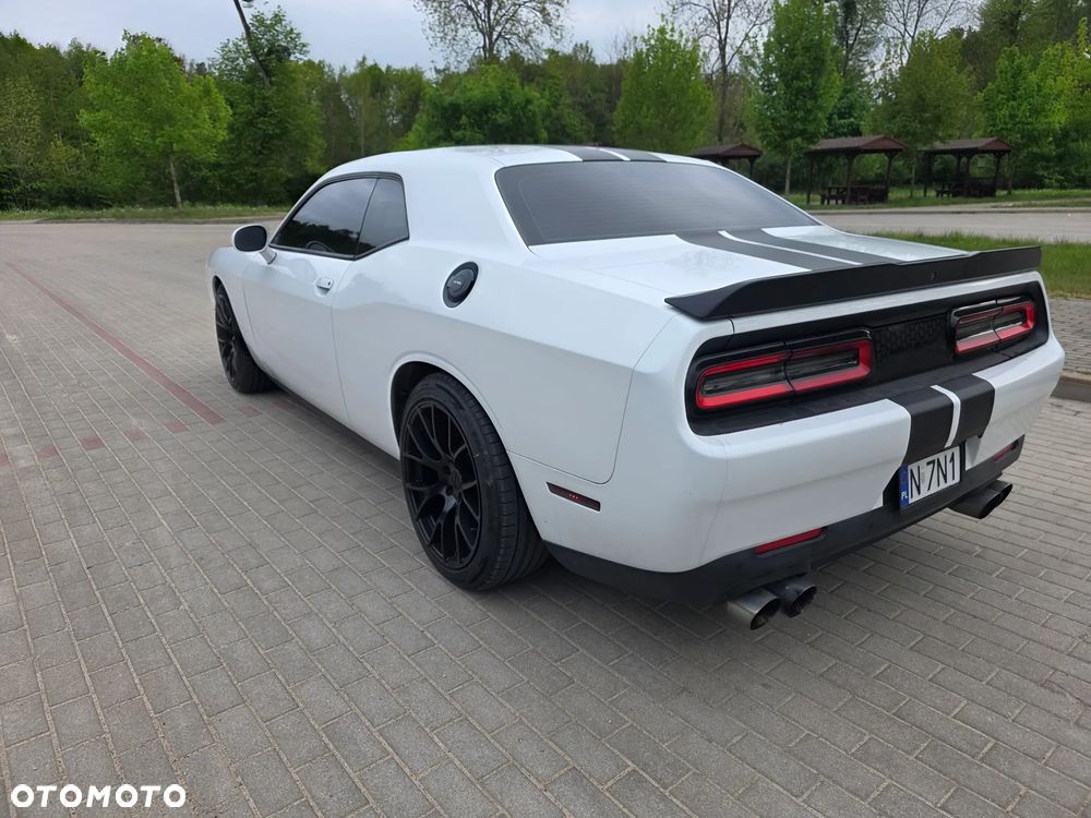 Dodge Challenger - 15