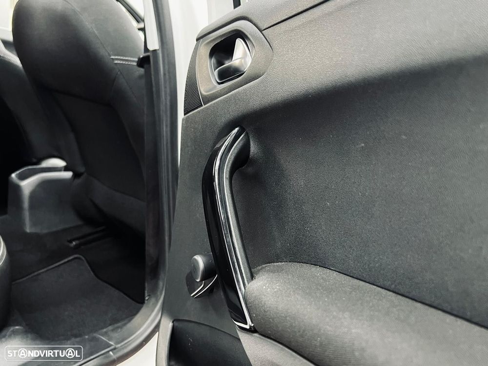 Peugeot 208 1.2 VTi Active - 44