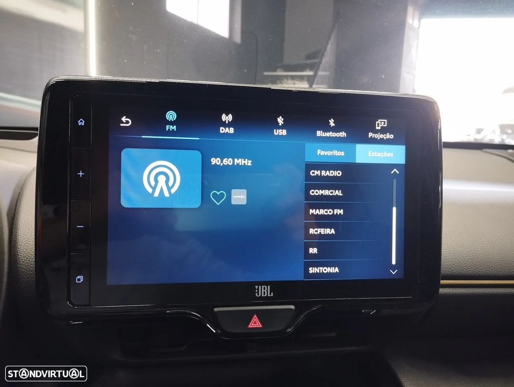 Toyota Yaris Cross 1.5 HDF Premiere Edition - 30