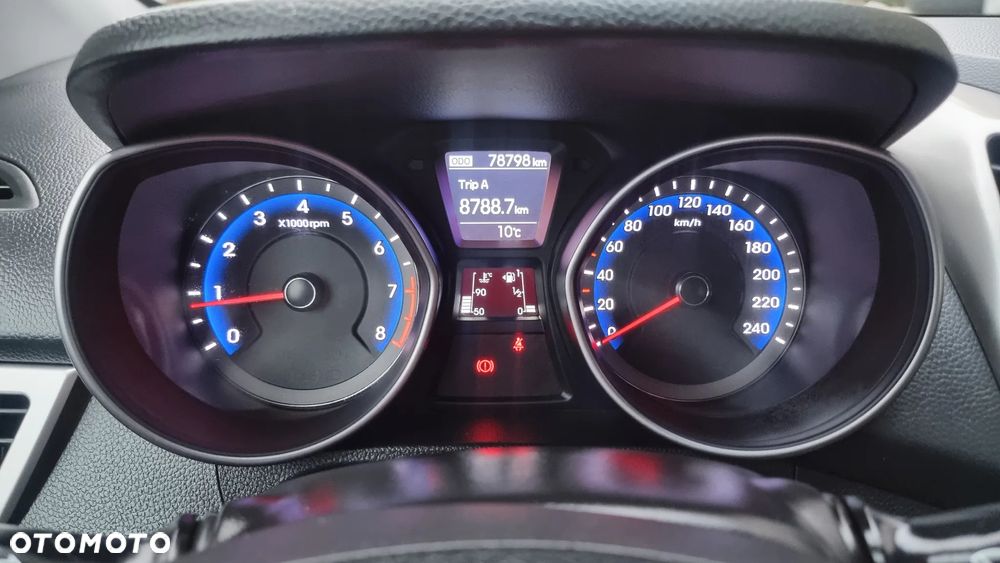 Hyundai i30 blue 1.4 Trend - 2