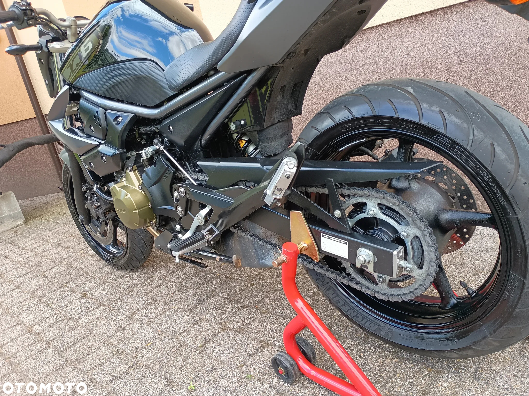 Yamaha XJR - 6