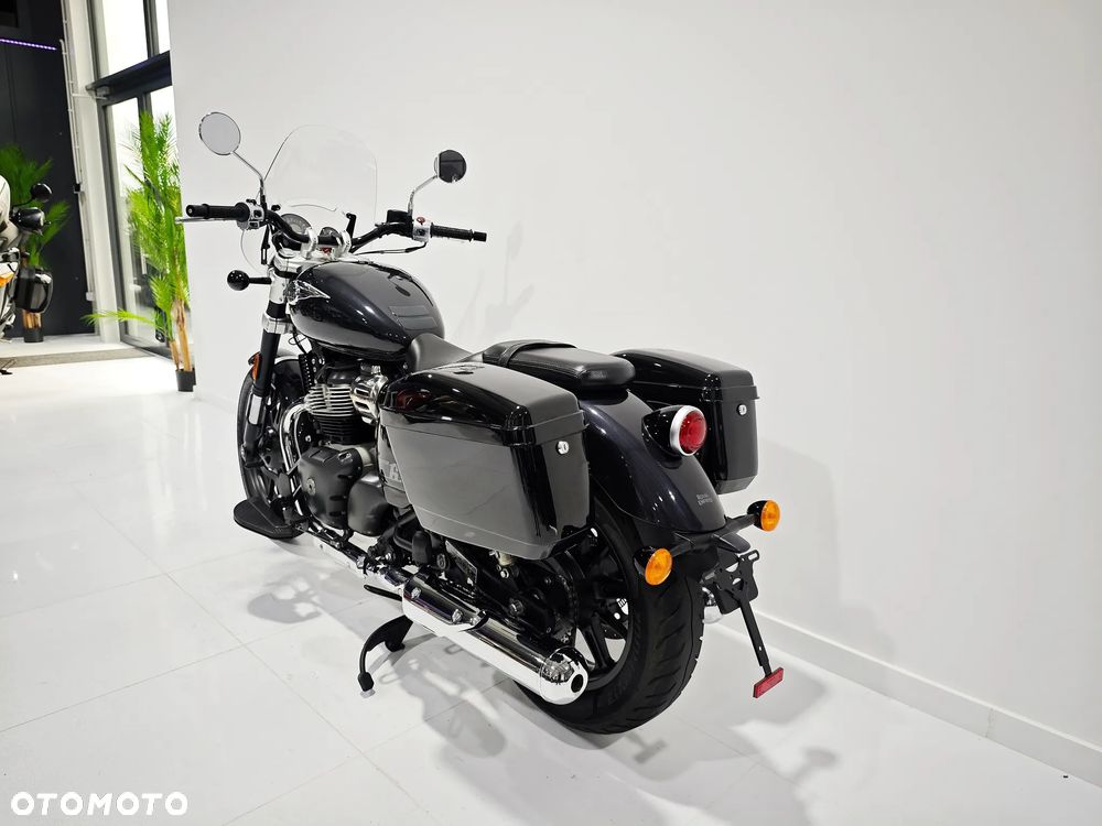 Royal Enfield Super Meteor - 18