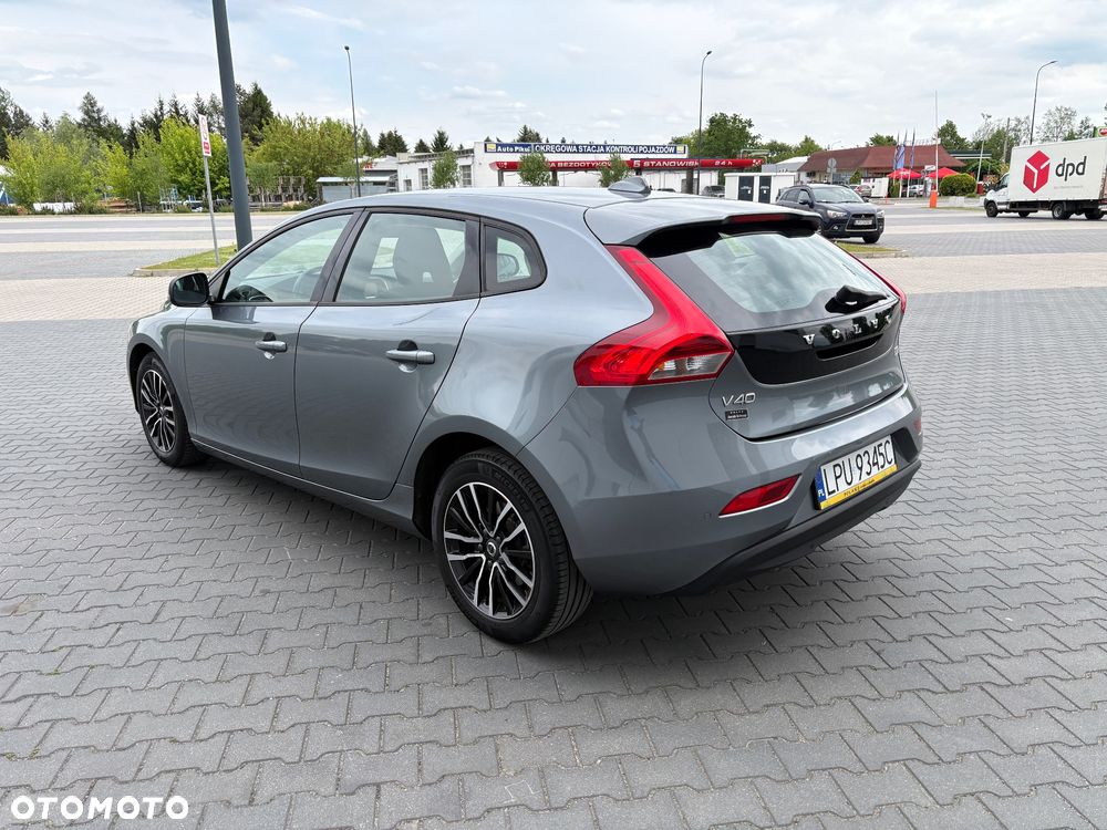 Volvo V40 D2 Momentum - 4