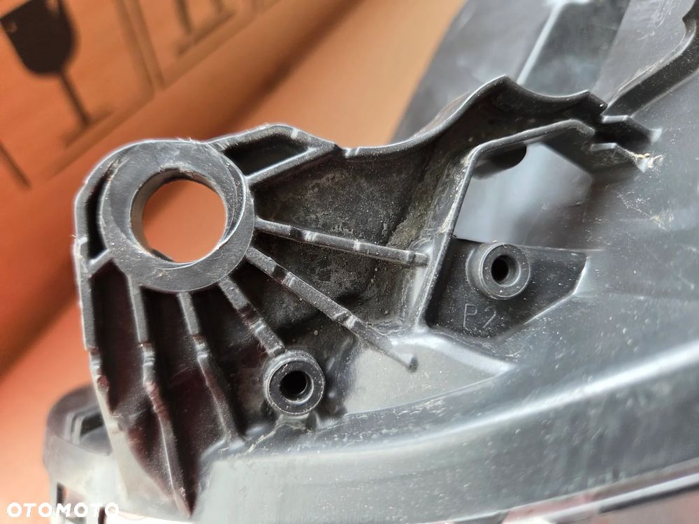 Lampa przednia lewa Peugeot 208 I LIFT - 10