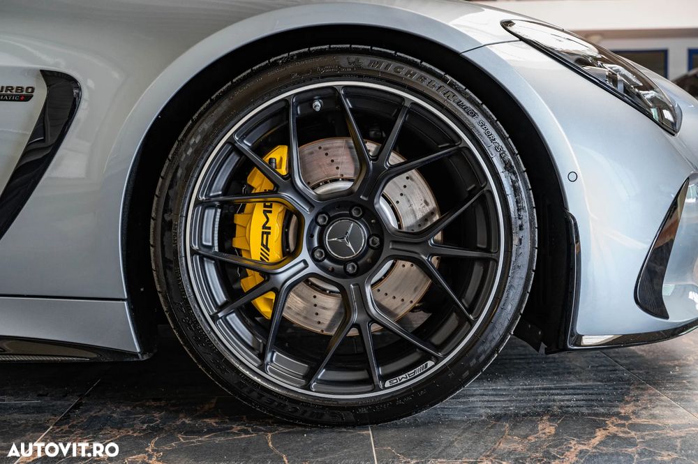Mercedes-Benz AMG GT R Speedshift 7G-DCT - 14