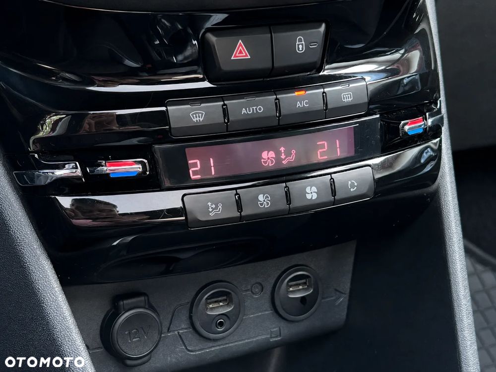 Peugeot 208 1.2 PureTech Allure - 27