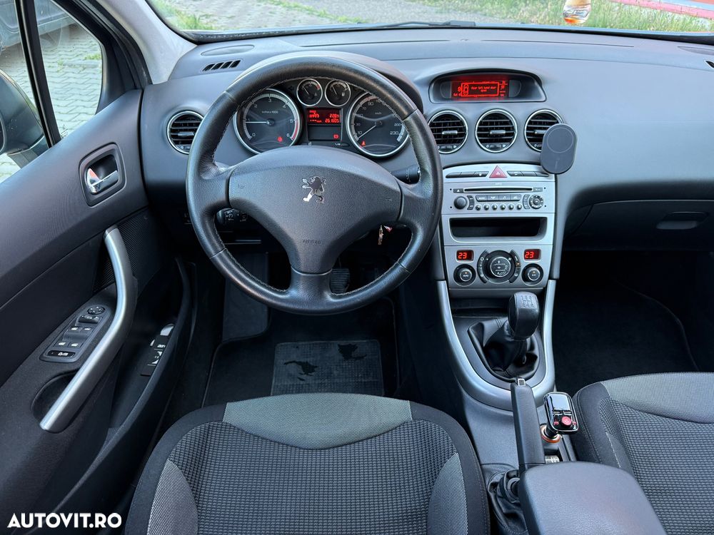 Peugeot 308 1.6HDi Premium - 10