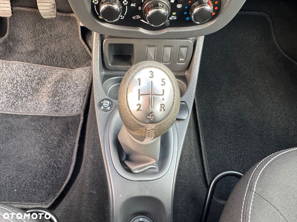 Dacia Duster 1.6 16V 105 4x2 Laureate - 26