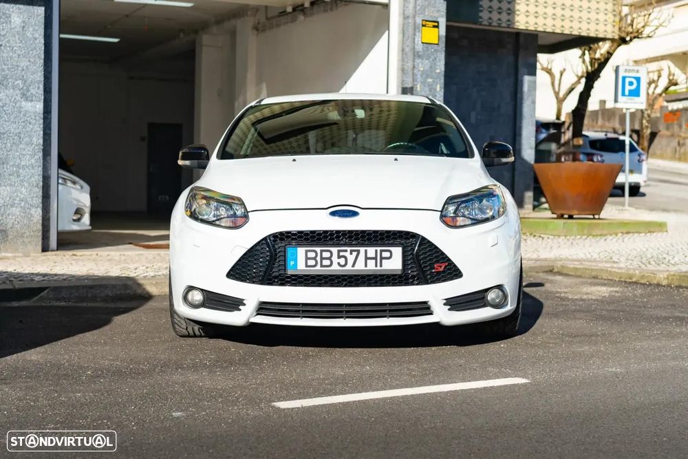 Ford Focus 2.0 EcoBoost ST c/ Pack Pele Desportiva - 2