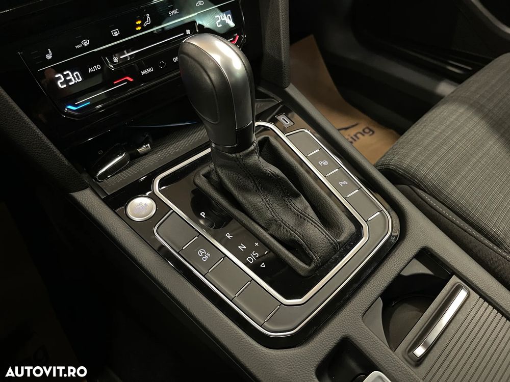 Volkswagen Passat 2.0 TDI DSG Comfortline - 25