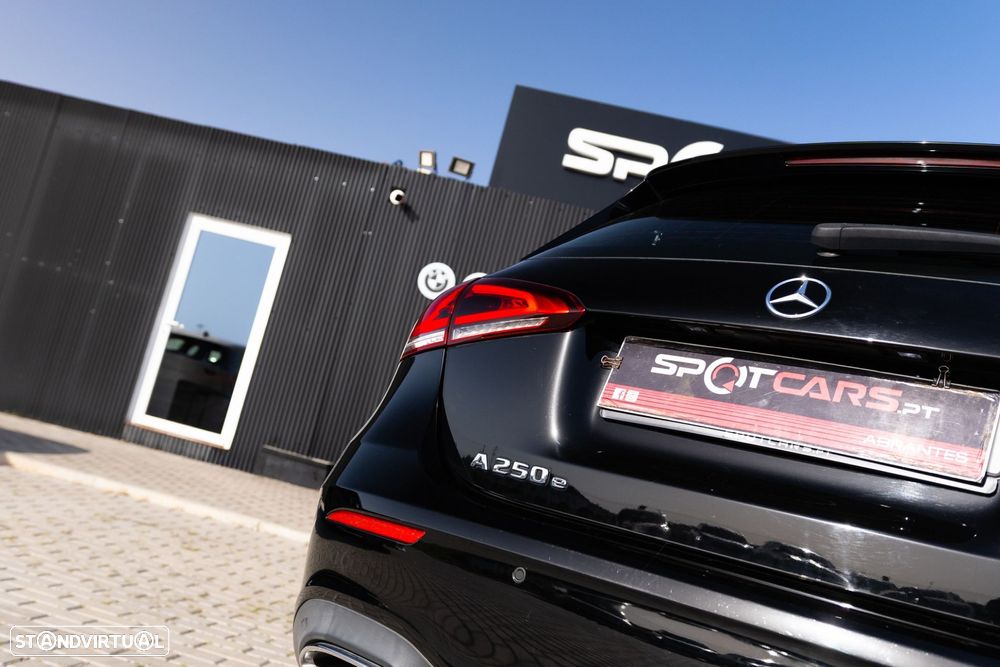 Mercedes-Benz A 250 e AMG Line - 7