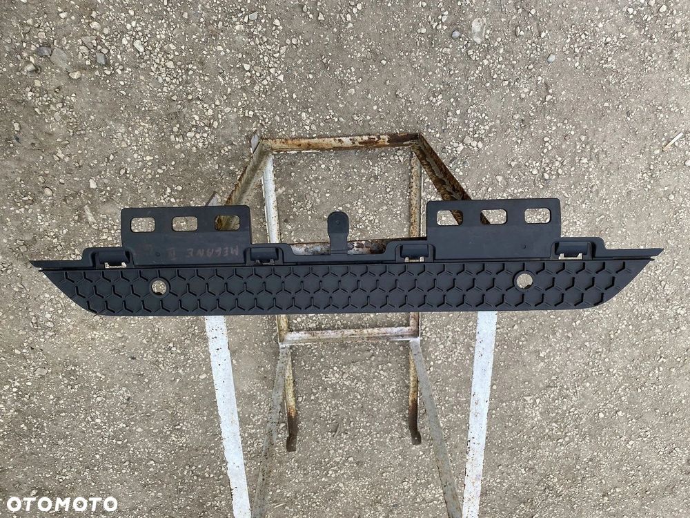 KRATKA ATRAPA LISTWA ZDERZAKA TYLNEGO RENAULT MEGANE IV GT 850703851R - 1