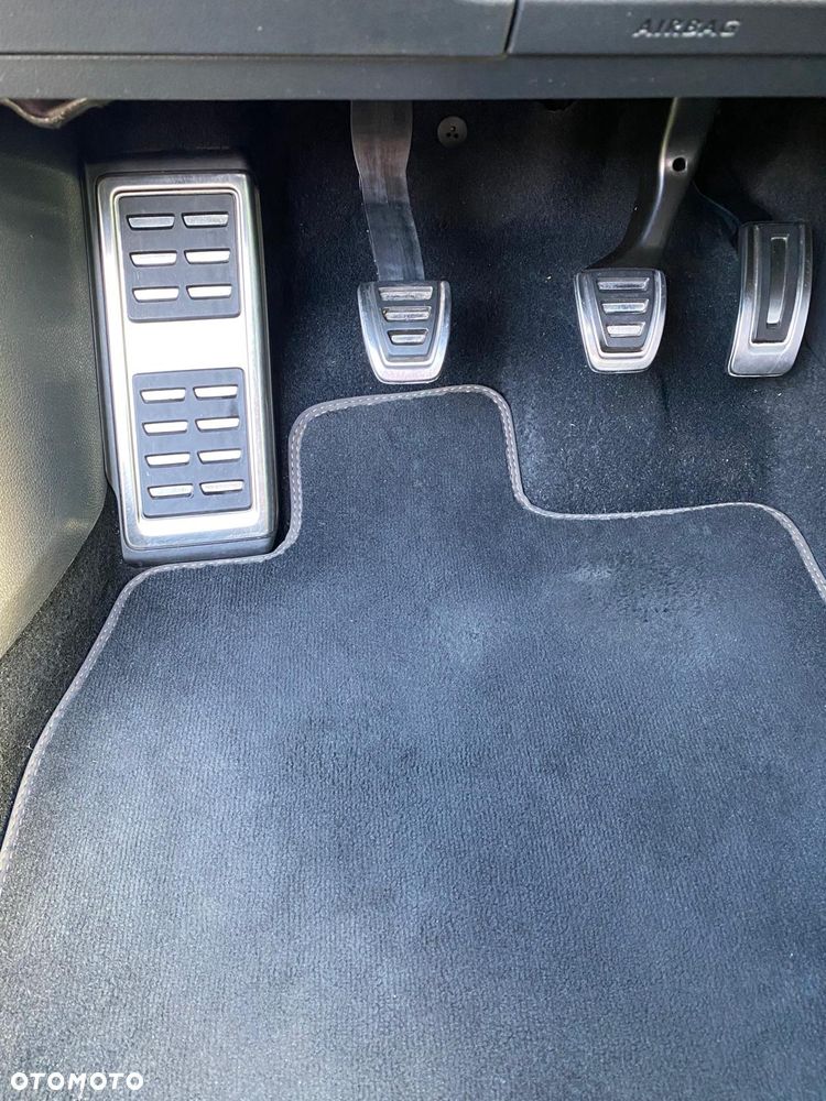 Volkswagen Golf - 10