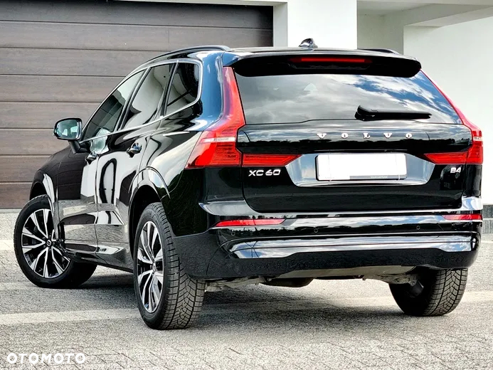 Volvo XC 60 B4 D Plus Dark - 3