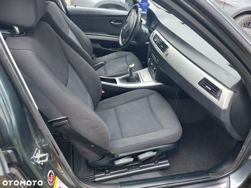 BMW Seria 3 318i - 13