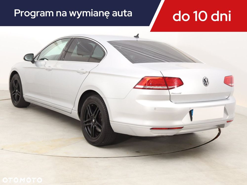 Volkswagen Passat - 6