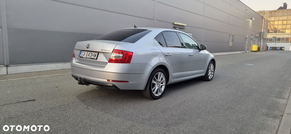 Skoda Octavia 2.0 TDI SCR Style DSG - 4