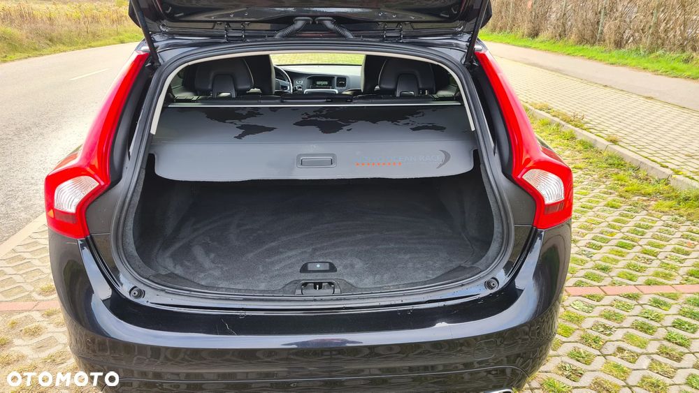 Volvo V60 D4 AWD Ocean Race - 16