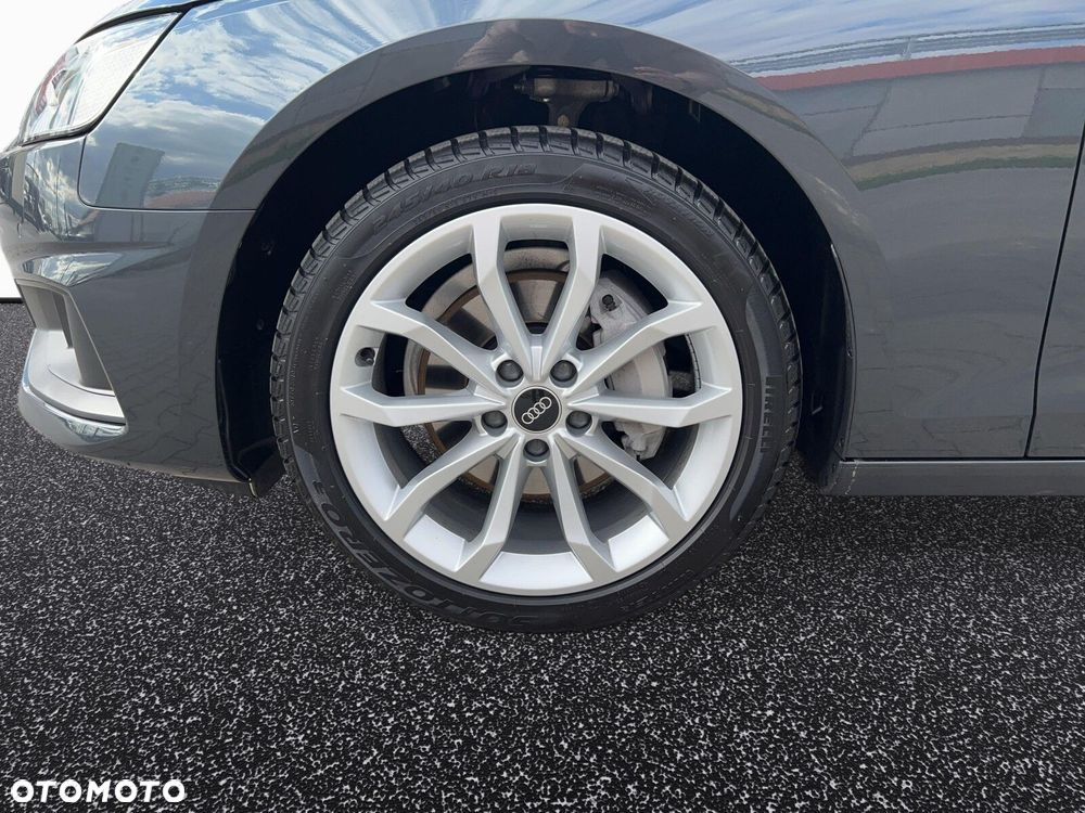 Audi A4 Limousine - 10