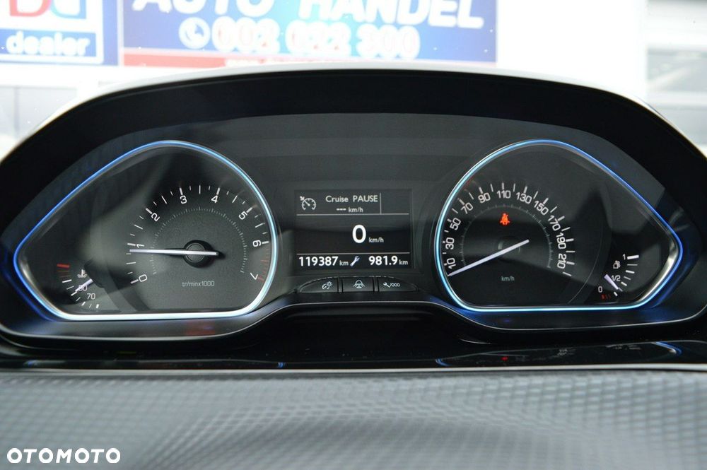 Peugeot 2008 1.2 Pure Tech Style EU6 - 21