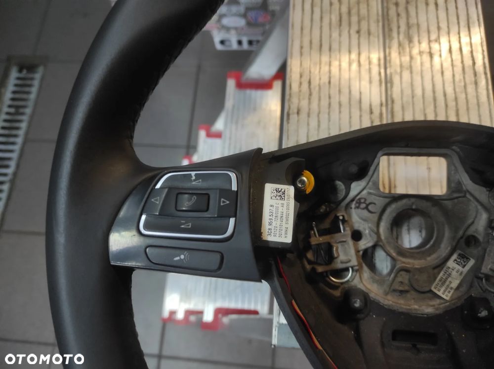 KIEROWNICA 3 RAMIENNA SKÓRA SKÓRZANA MULTIFUNKCJA R LINE VW TIGUAN PASSAT B6 B7 CC SIROCCO CADDY GOLF 5 6 TOURAN EOS POLO 5 6 WYSYŁKA !!! - 2