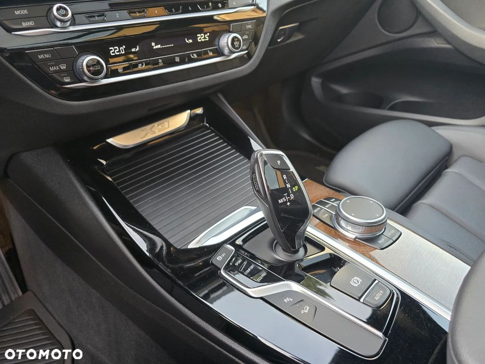 BMW X3 xDrive30i GPF Luxury Line - 36