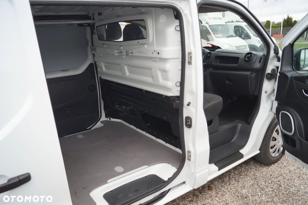 Opel Vivaro - 25