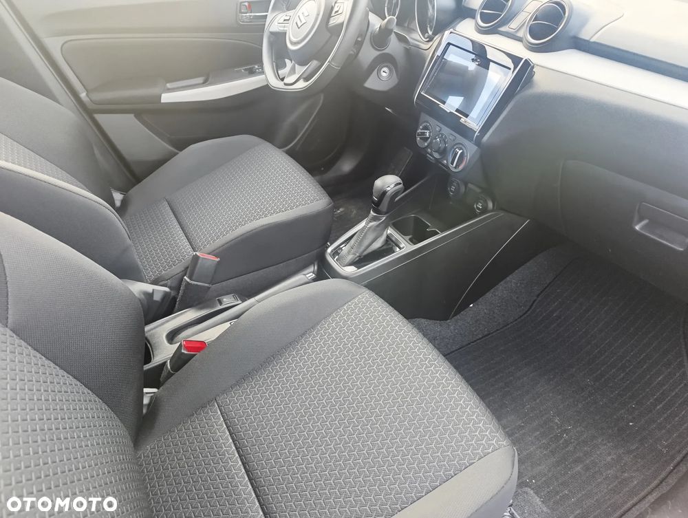 Suzuki Swift 1.2 Dualjet SHVS Premium Plus CVT - 13