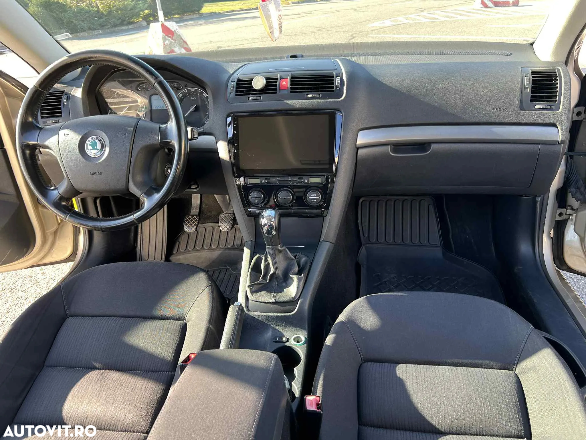 Skoda Octavia 2.0 FSI Trend - 8
