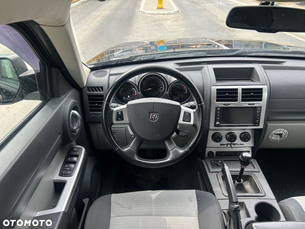 Dodge Nitro 2.8 CRD SE - 8