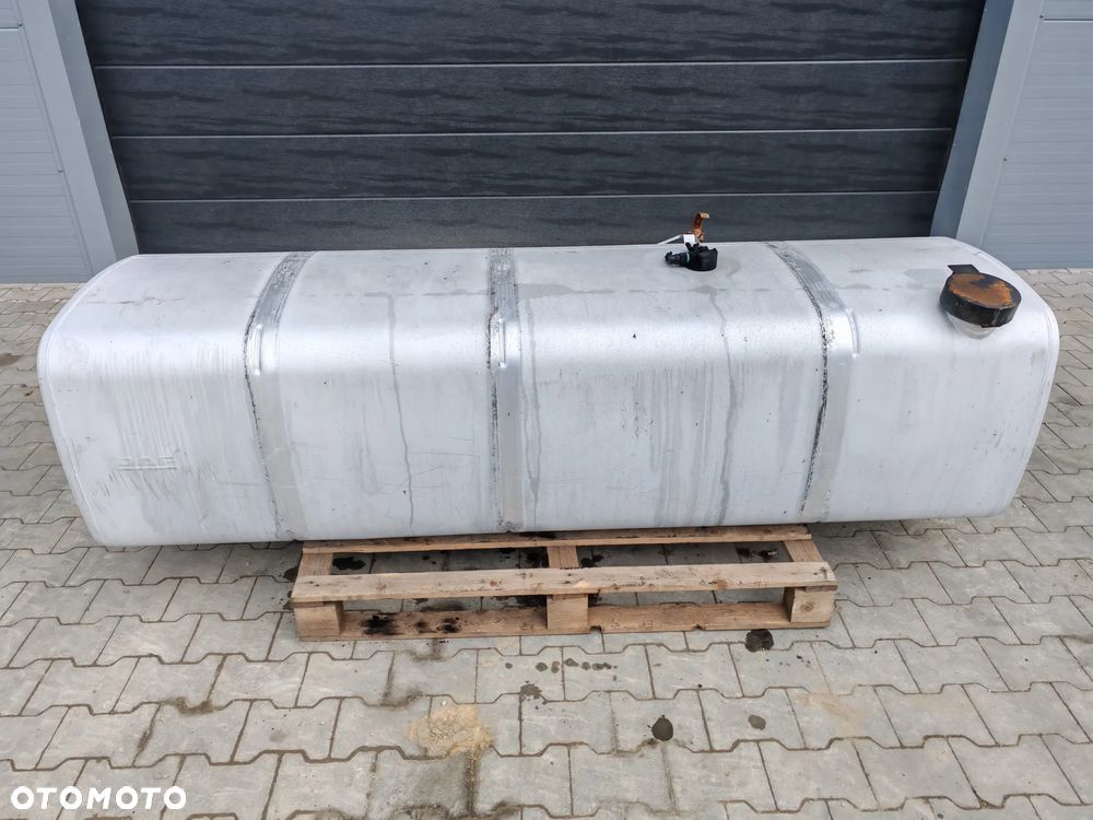 Zbiornik paliwa 225CM długość DAF XF CF - 1