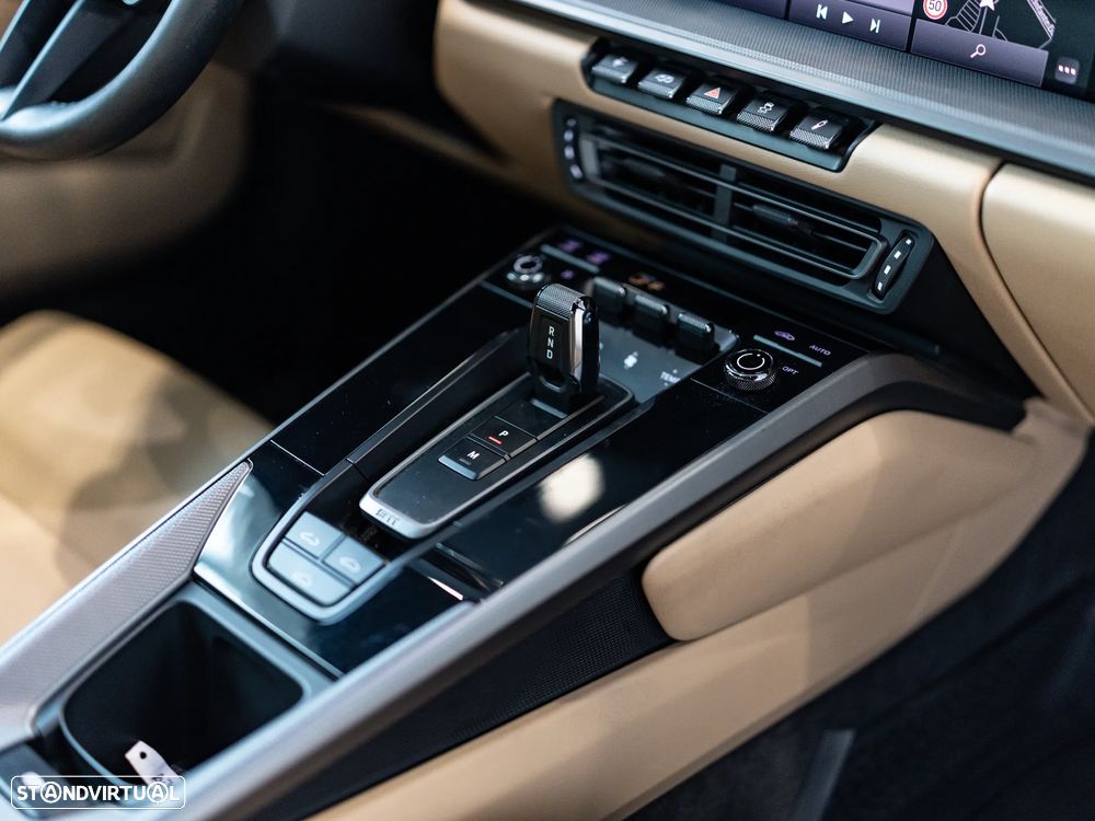 Porsche 911 (992) Carrera 4 PDK - 41