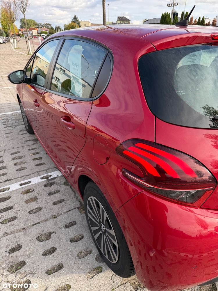Peugeot 208 - 3