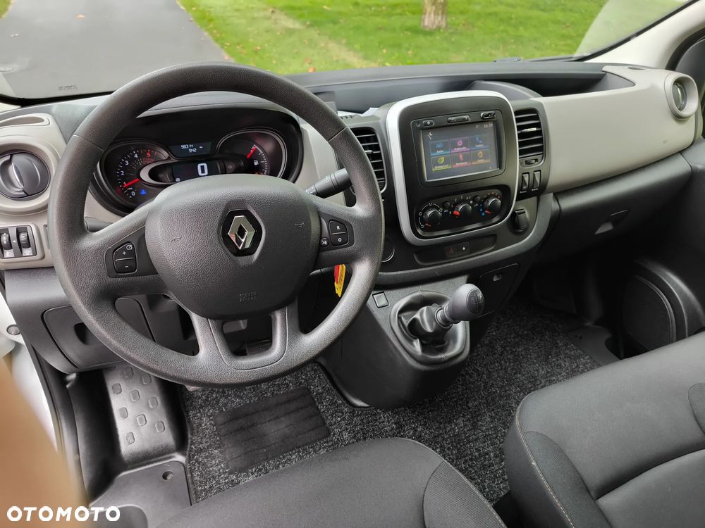Renault Trafic LONG - 12