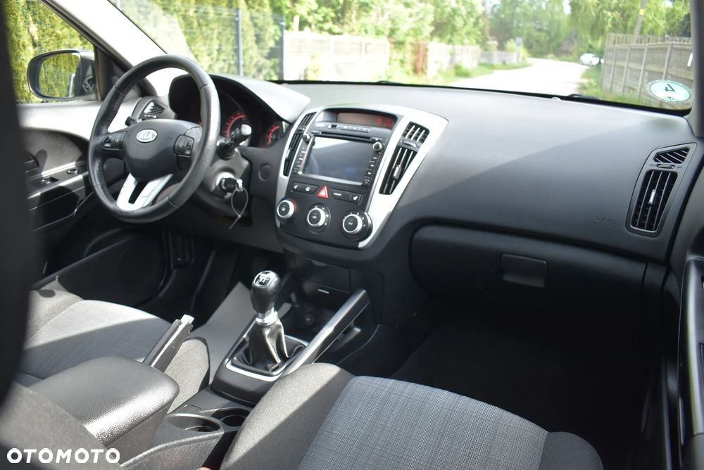 Kia Ceed - 22