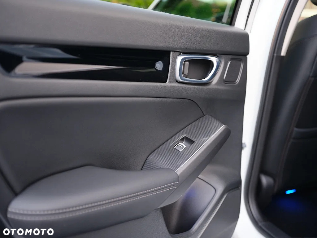 Honda Civic 2.0 i-MMD Advance BSI CVT - 19