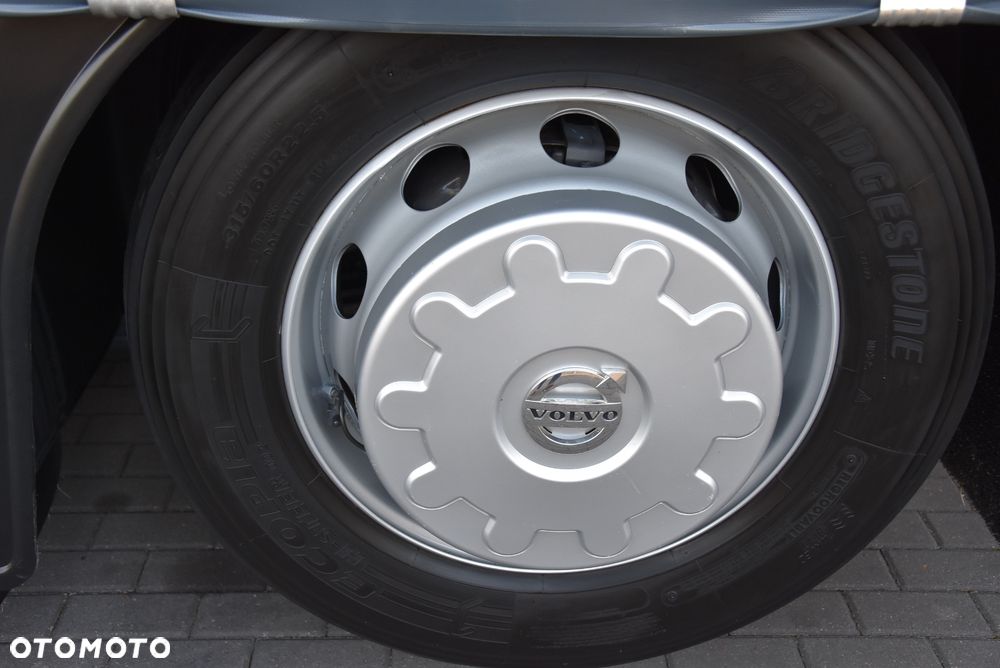 Volvo FH 460 EURO 6 / KABINA XL / FIRANA 9,5 M / NAVI / SOLARY / KLIMA POSTOJOWA / KAMERY / CAŁY NA PODUSZKACH / WINDA DHOLLANDIA / ZABUDOWA REDOS / 24 PALETY / AUTOMAT / SALON POLSKA / SERWIS ASO VOLVO / STAN IDEALNY !! - 25