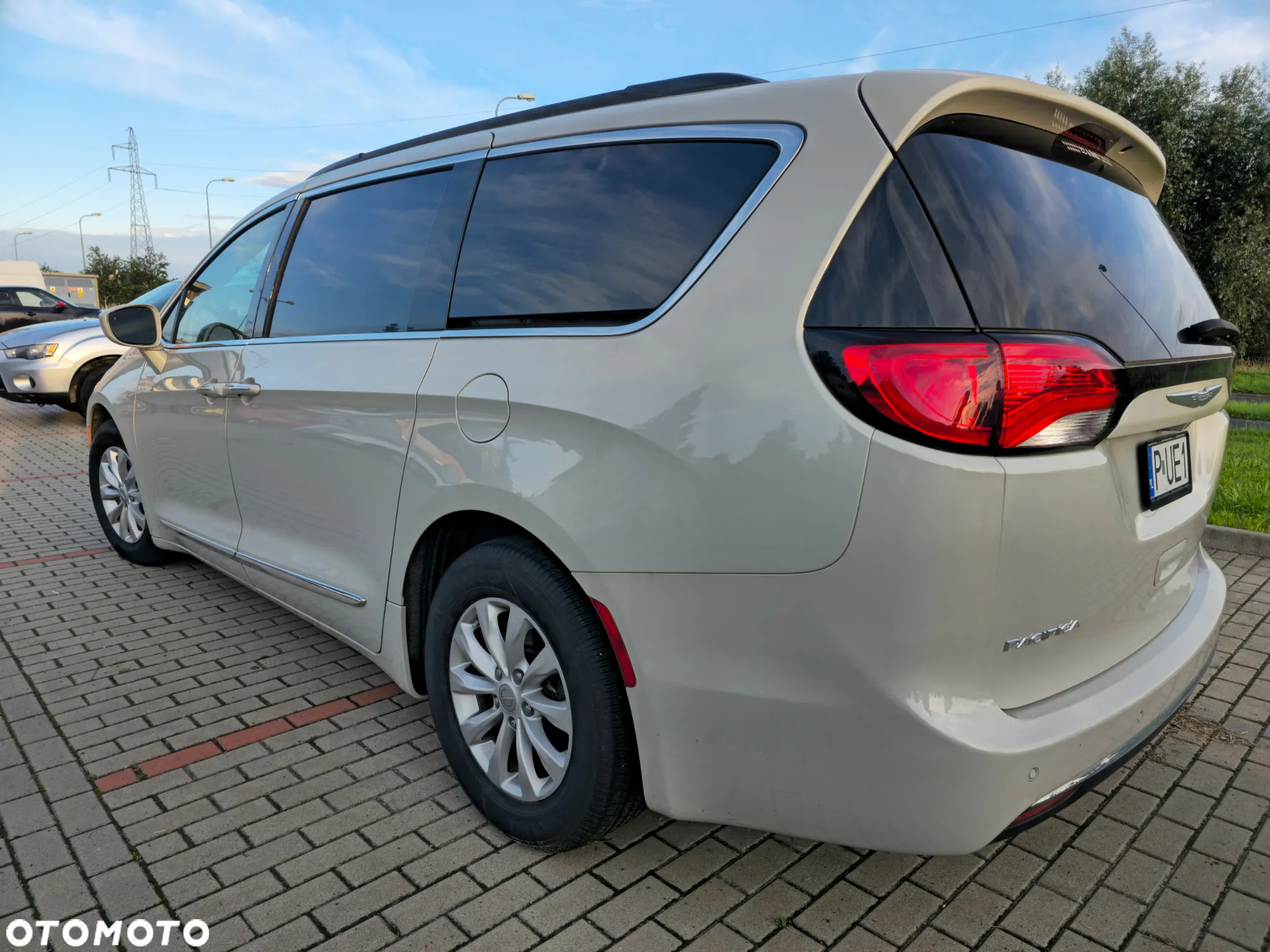 Chrysler Pacifica - 6