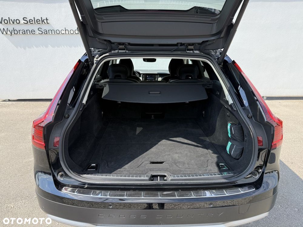 Volvo V90 Cross Country - 9