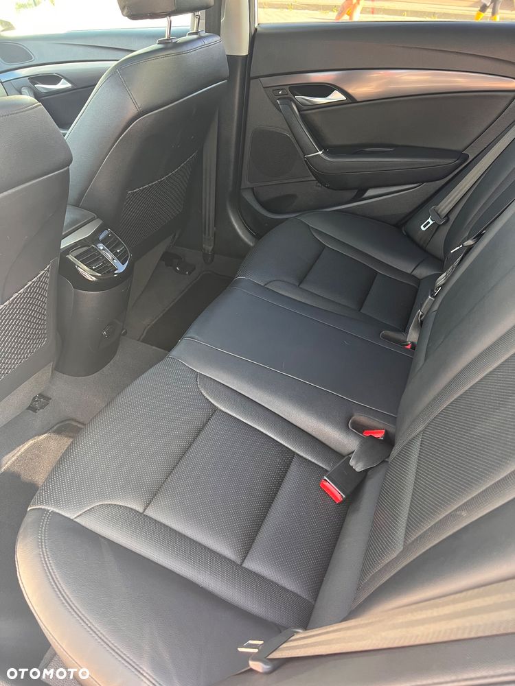 Hyundai i40 Kombi 1.7 CRDi DCT Premium - 16