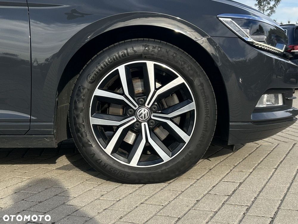 Volkswagen Passat - 28